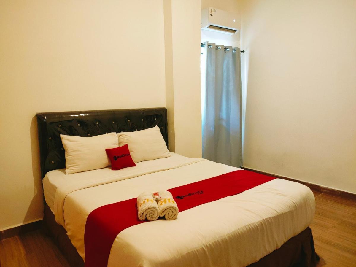 Reddoorz At Sukomanunggal Surabaya Exterior photo